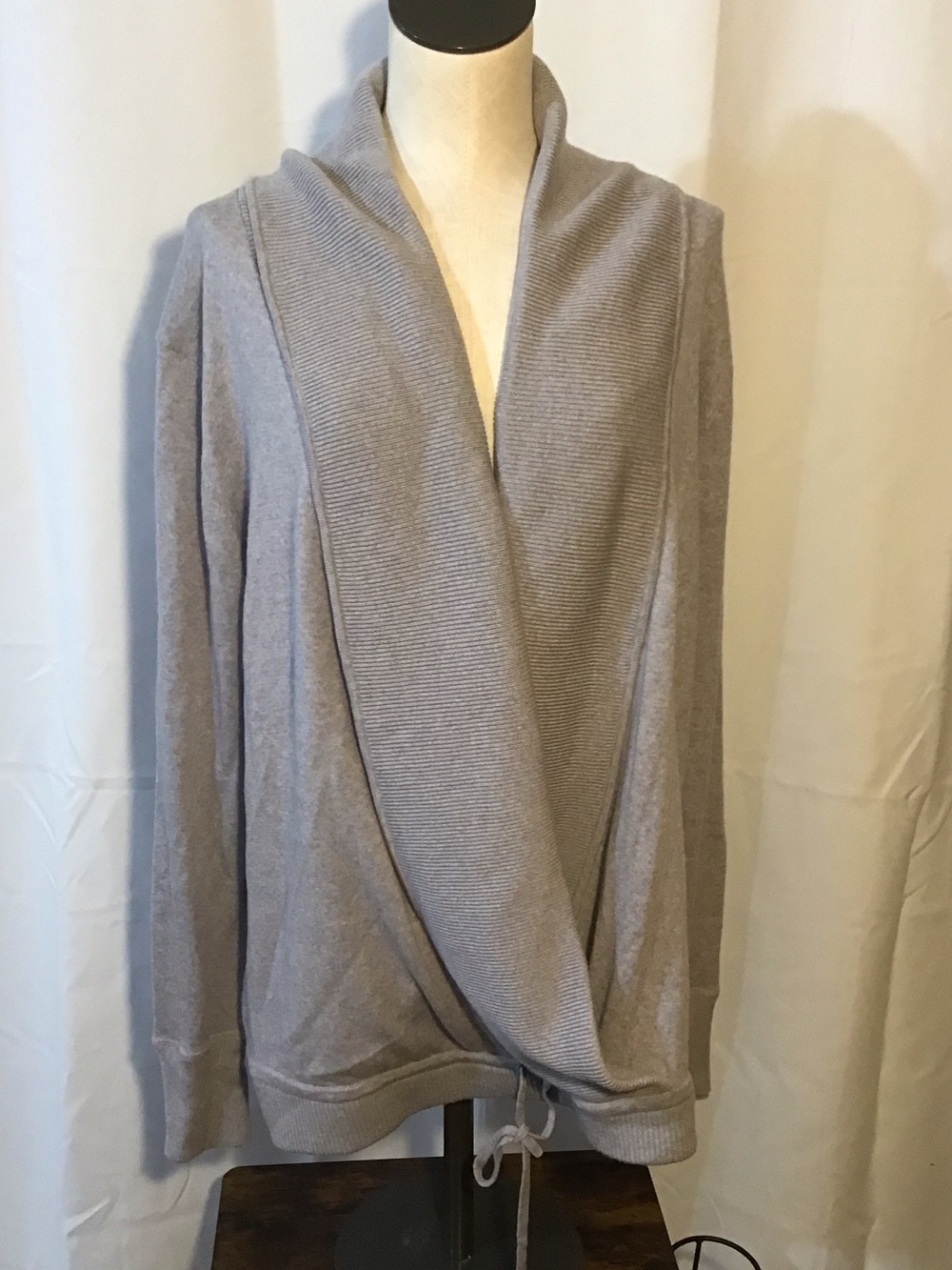 lululemon athletica Light Gray Merino Wool Sweater (Size 12)
